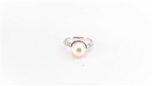 Damenring / Perle 750 GG