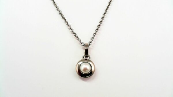 Collier mit Perle Titan